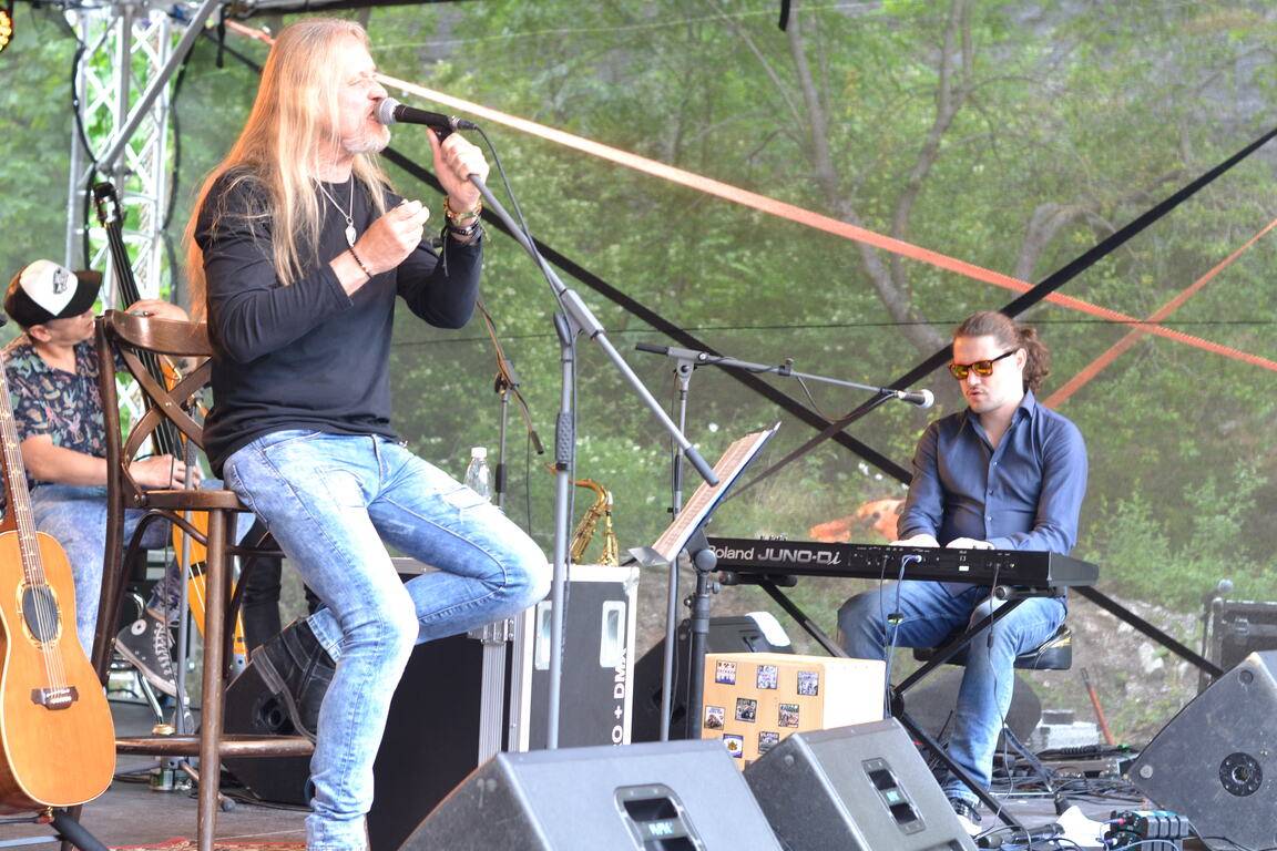 Velkou Amerikou zněly písně Kamila Střihavky, předskakoval mu Pan Lynx