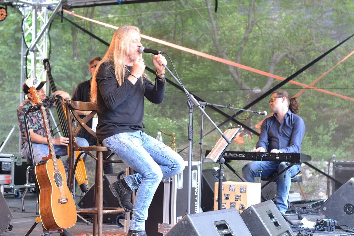 Velkou Amerikou zněly písně Kamila Střihavky, předskakoval mu Pan Lynx