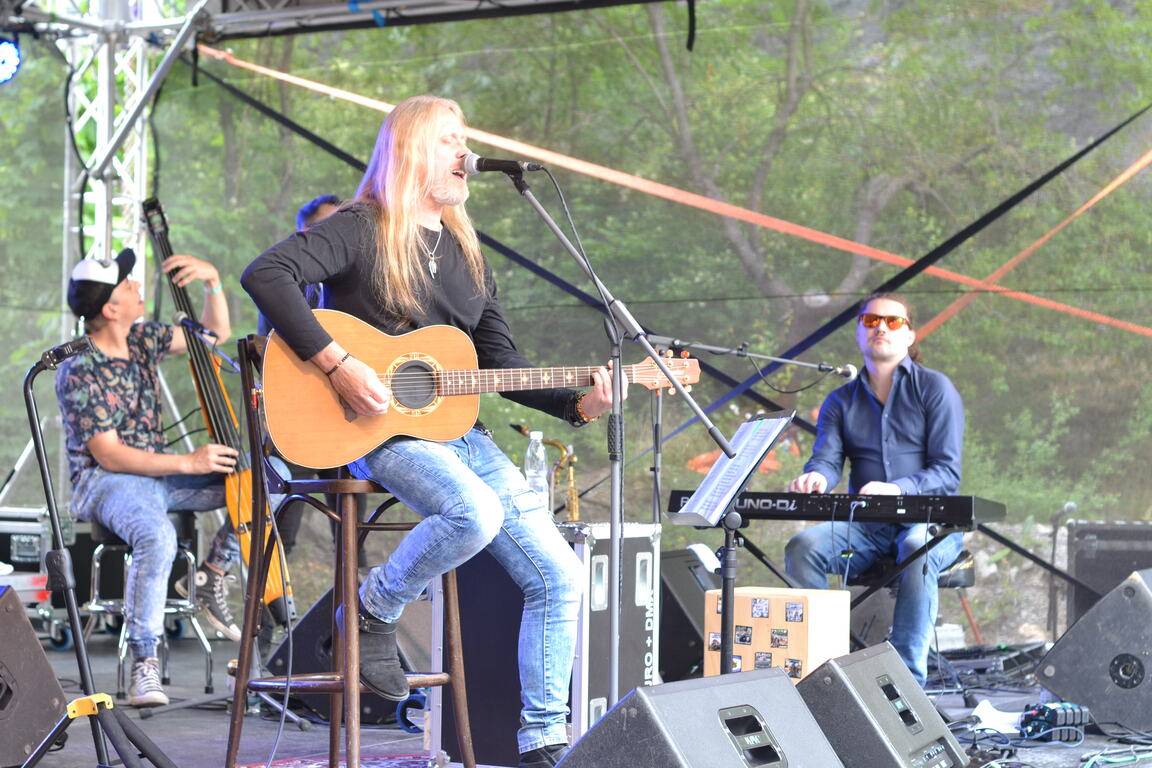 Velkou Amerikou zněly písně Kamila Střihavky, předskakoval mu Pan Lynx