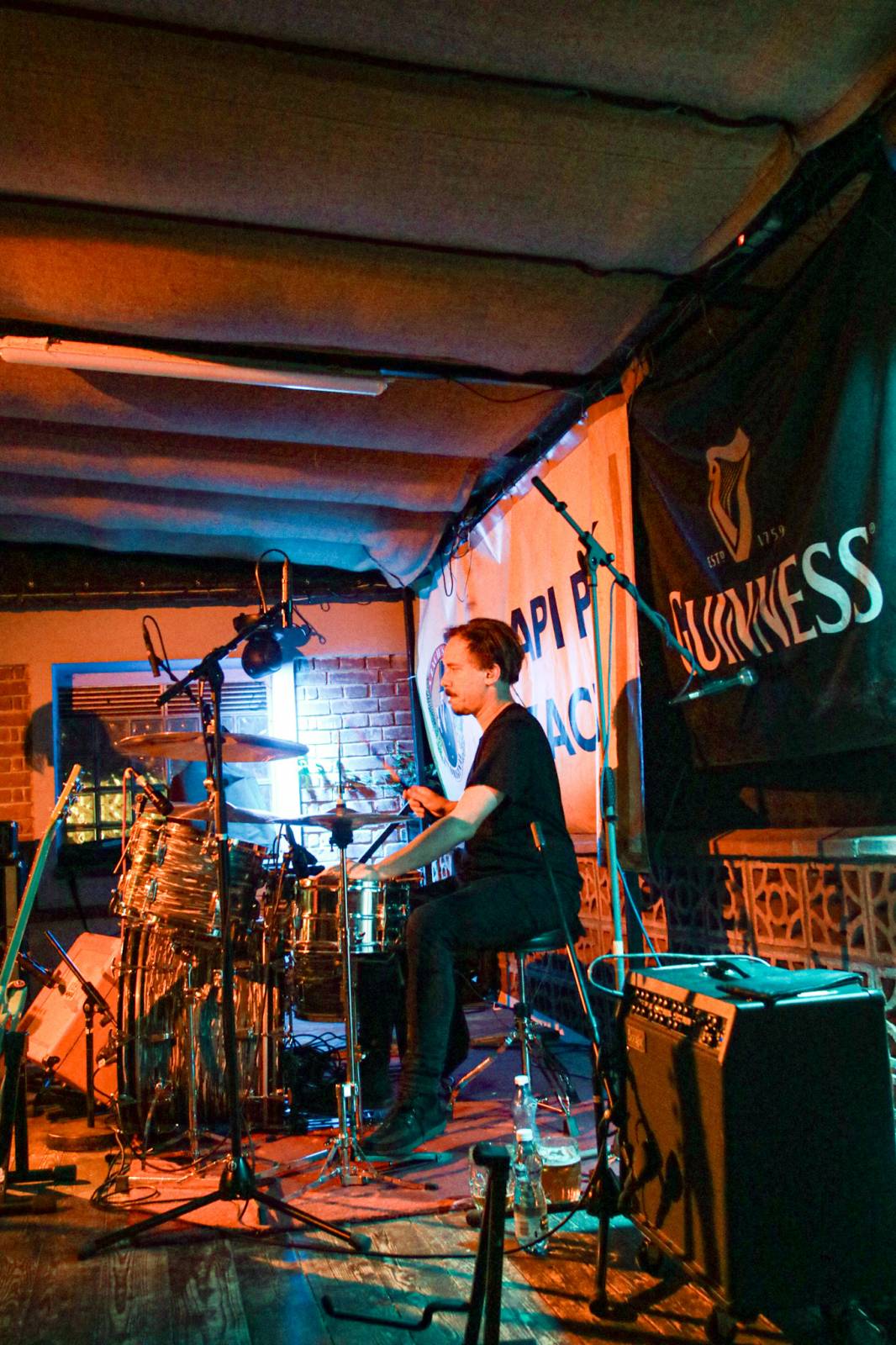 Mucha rozdováděla Plzeň svou drzou, energickou show