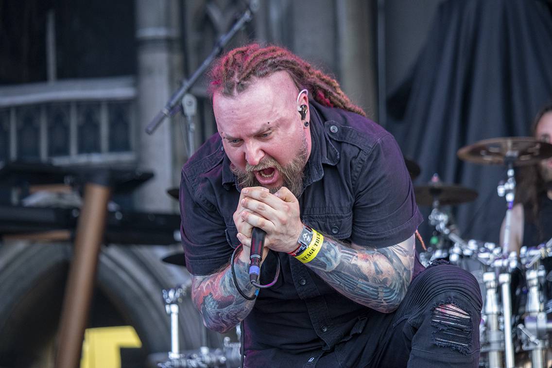 První den Basinfirefestu ovládli mocní Ghost. Zahráli také Catastrofy, Decapitated nebo Clawfinger