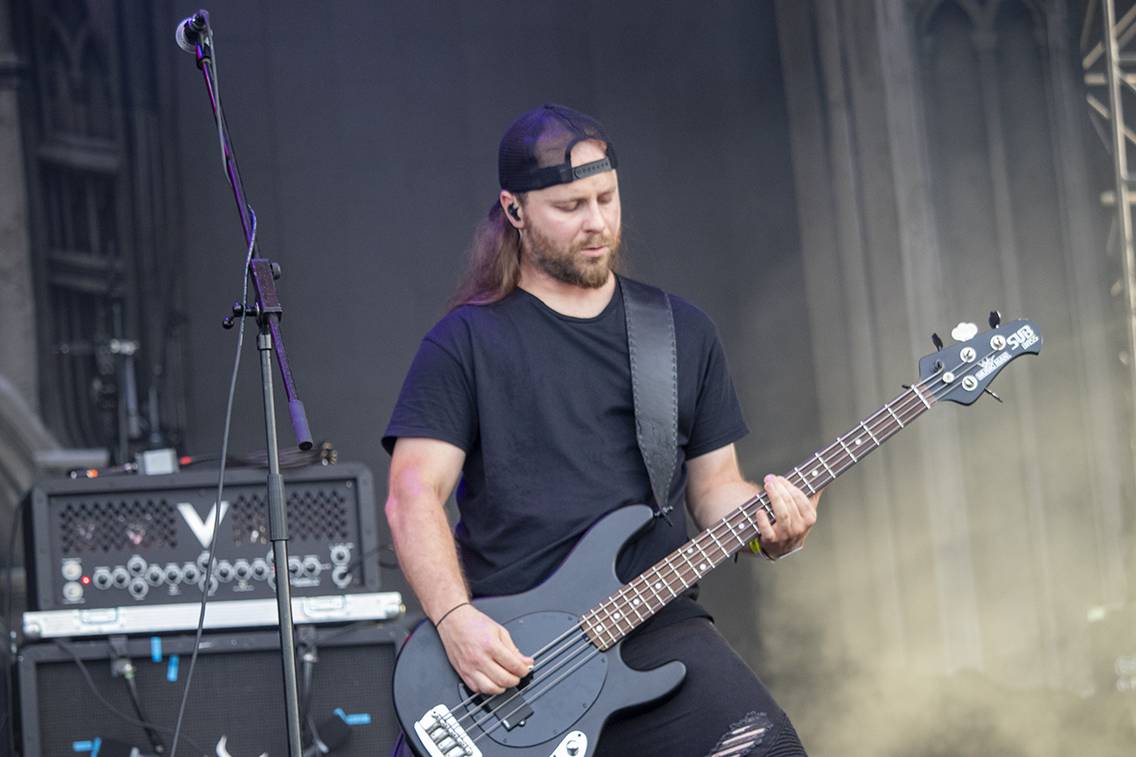 První den Basinfirefestu ovládli mocní Ghost. Zahráli také Catastrofy, Decapitated nebo Clawfinger