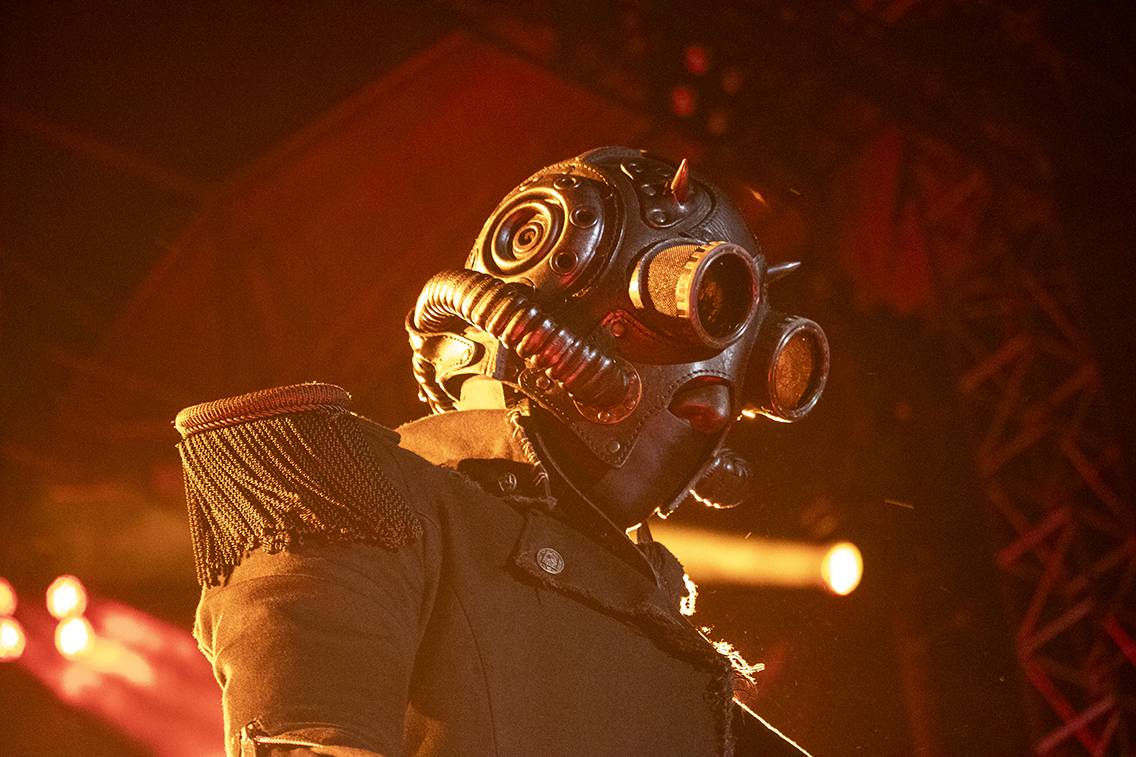 První den Basinfirefestu ovládli mocní Ghost. Zahráli také Catastrofy, Decapitated nebo Clawfinger