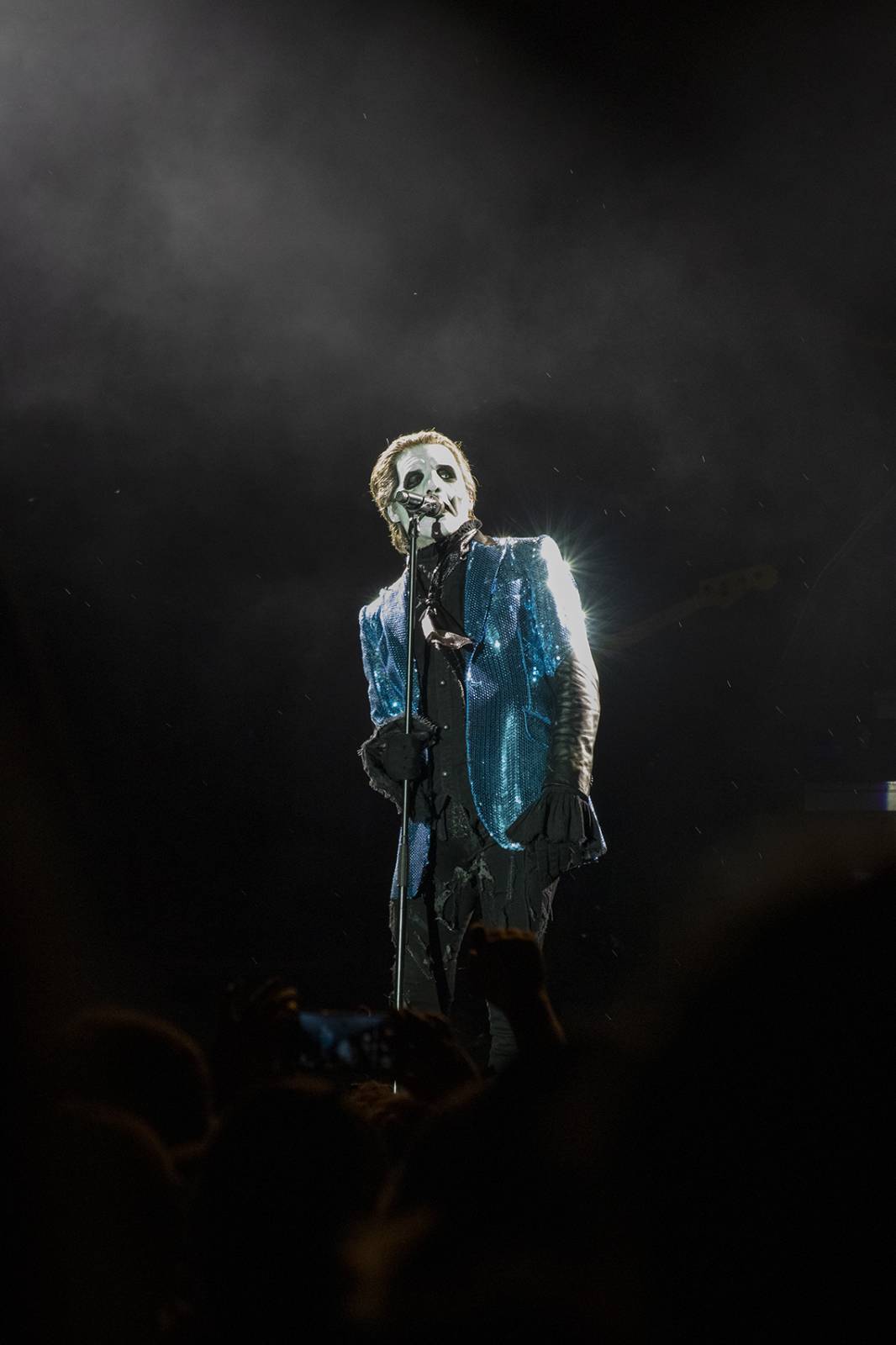 První den Basinfirefestu ovládli mocní Ghost. Zahráli také Catastrofy, Decapitated nebo Clawfinger