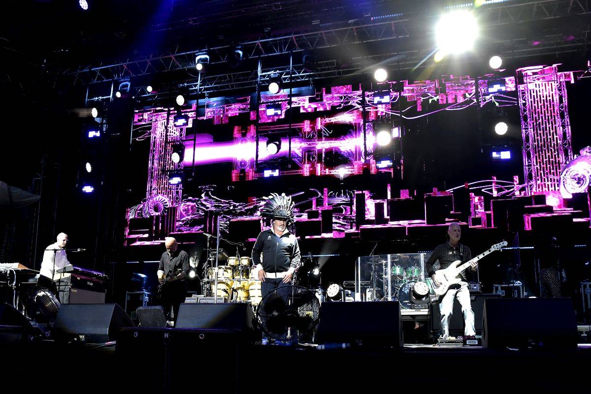 Hvězdou čtvrtečního Metronomu byli Jamiroquai. Jedinečnou show přivezli Midi Lidi s Davidem Žbirkou