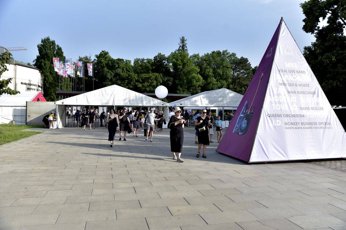 Hvězdou čtvrtečního Metronomu byli Jamiroquai. Jedinečnou show přivezli Midi Lidi s Davidem Žbirkou