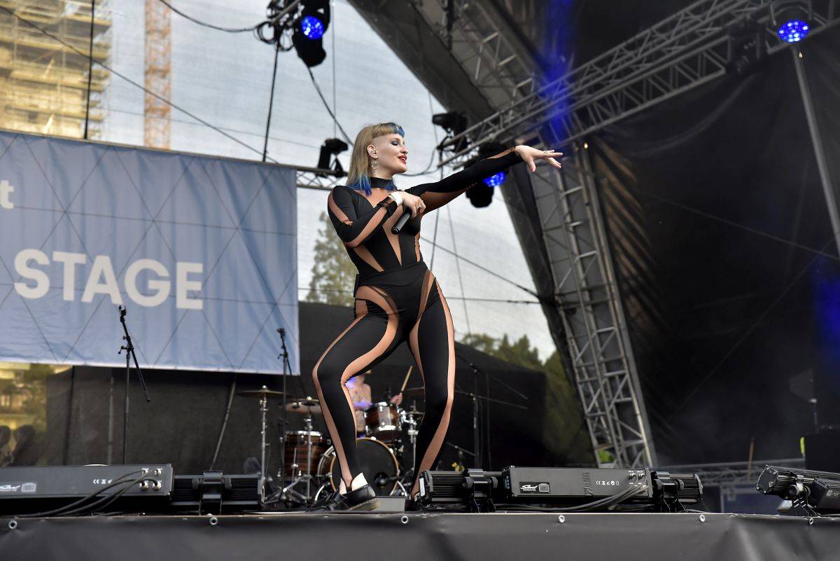 Hvězdou čtvrtečního Metronomu byli Jamiroquai. Jedinečnou show přivezli Midi Lidi s Davidem Žbirkou