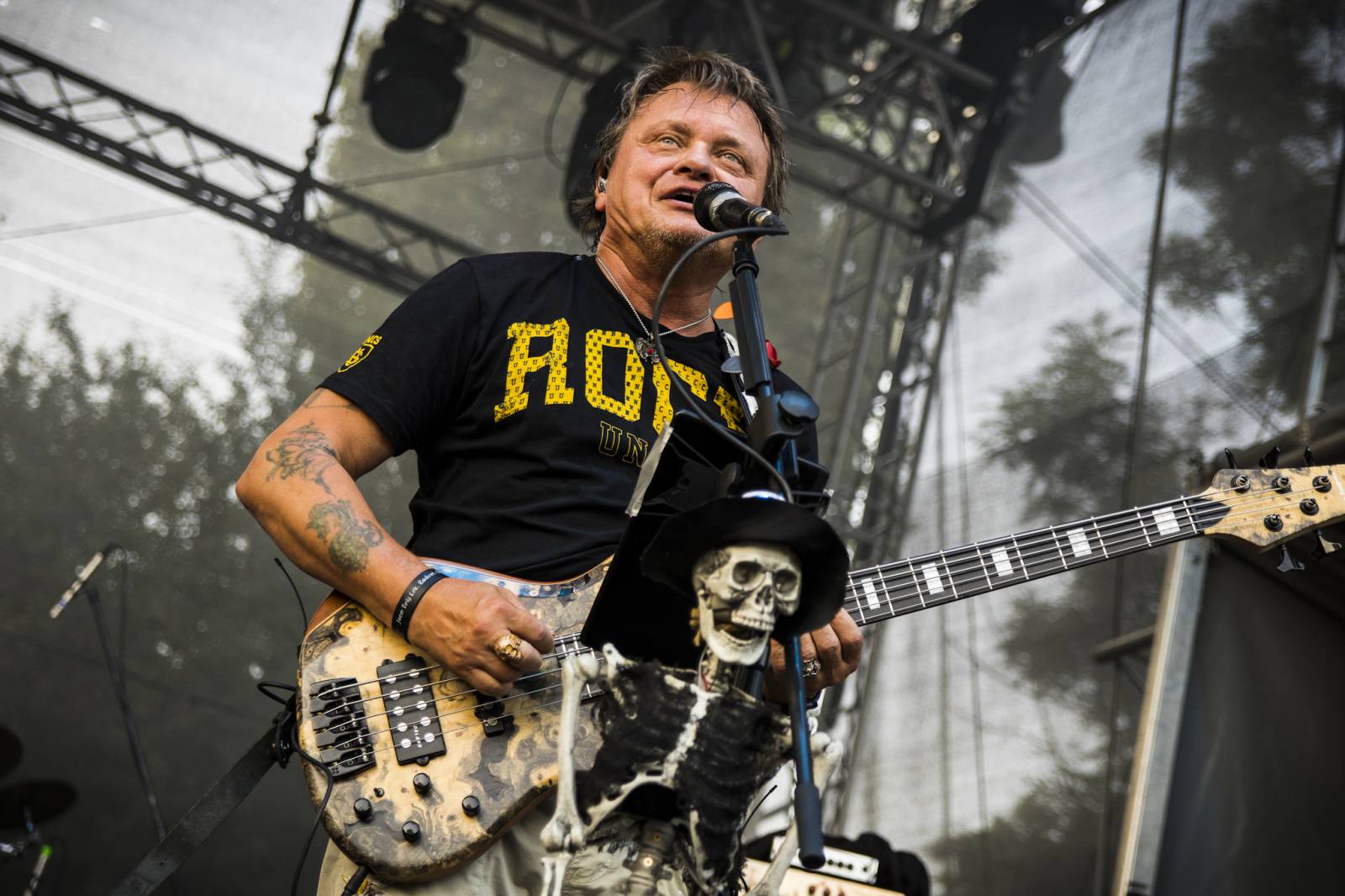 Nejen Pražákům bylo hej. Pražský výběr přehrál v Ledárnách své největší hity a DJ Roxtar se zasnoubil na pódiu