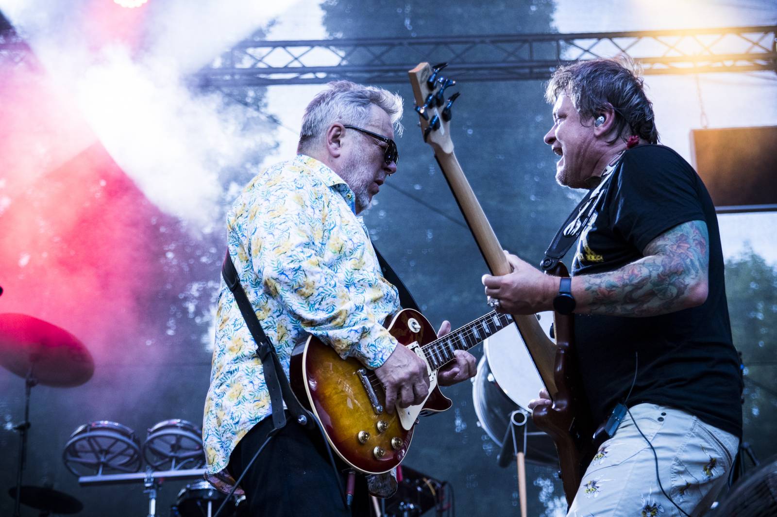 Nejen Pražákům bylo hej. Pražský výběr přehrál v Ledárnách své největší hity a DJ Roxtar se zasnoubil na pódiu