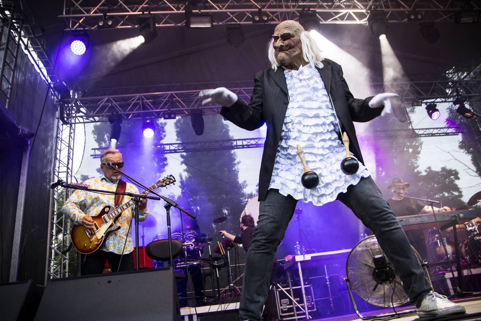 Nejen Pražákům bylo hej. Pražský výběr přehrál v Ledárnách své největší hity a DJ Roxtar se zasnoubil na pódiu