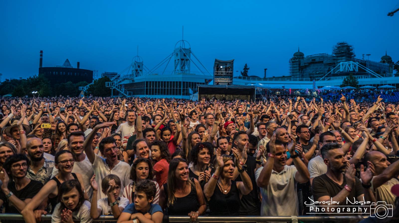Metronome Prague přivezl éterickou Auroru i legendární Jamiroquai