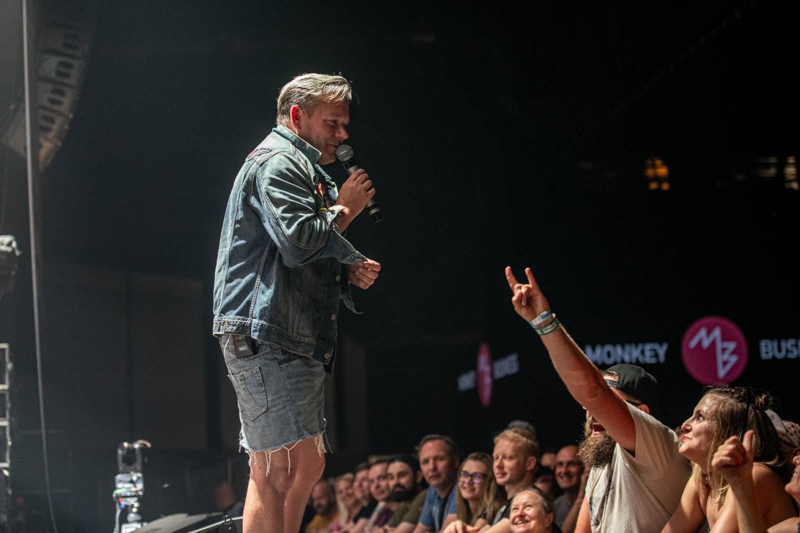 Monkey Business dorazili na Metronome s projektem Spexial, vystoupili s nimi i členové J.A.R.