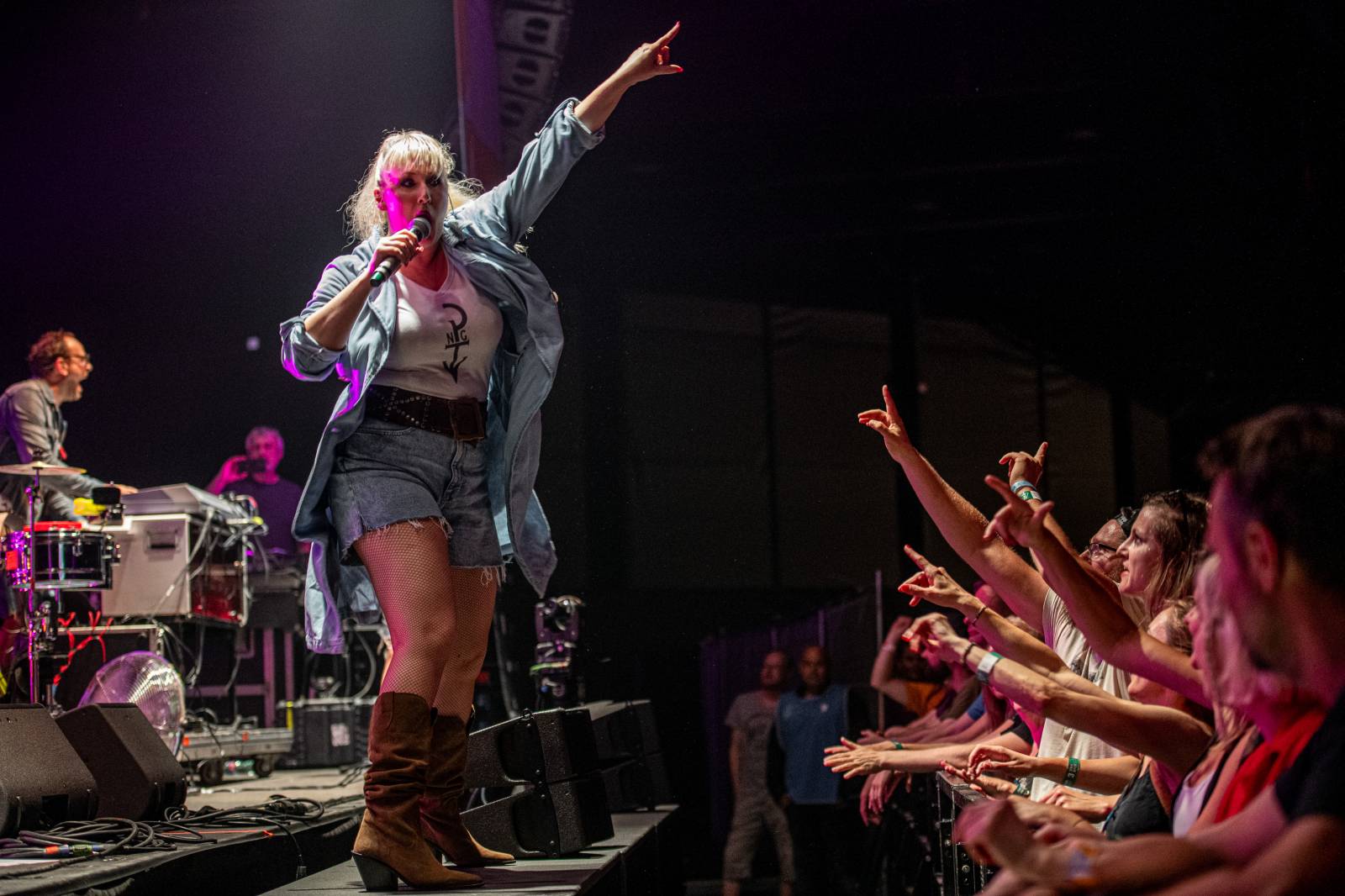 Monkey Business dorazili na Metronome s projektem Spexial, vystoupili s nimi i členové J.A.R.