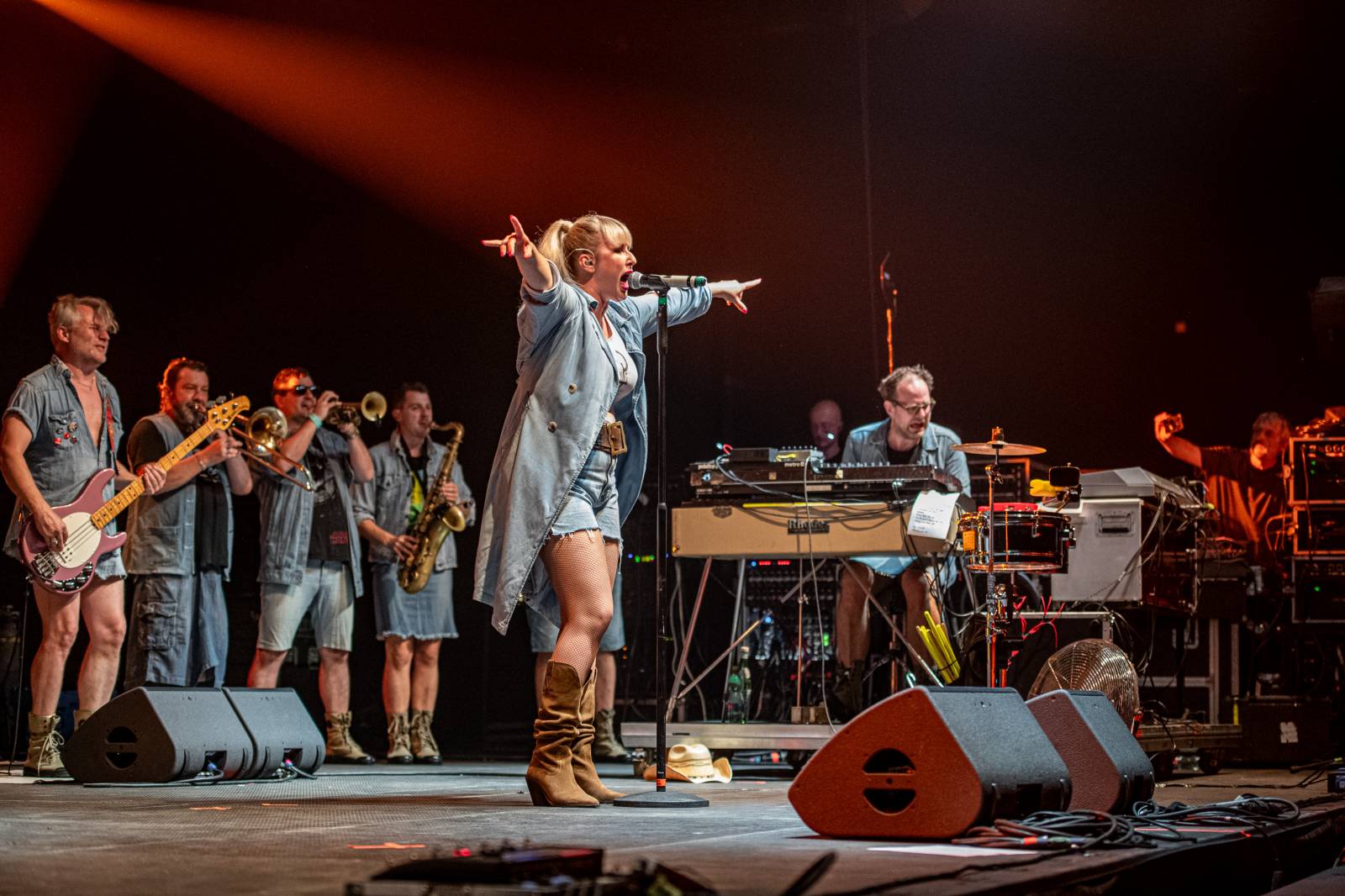 Monkey Business dorazili na Metronome s projektem Spexial, vystoupili s nimi i členové J.A.R.