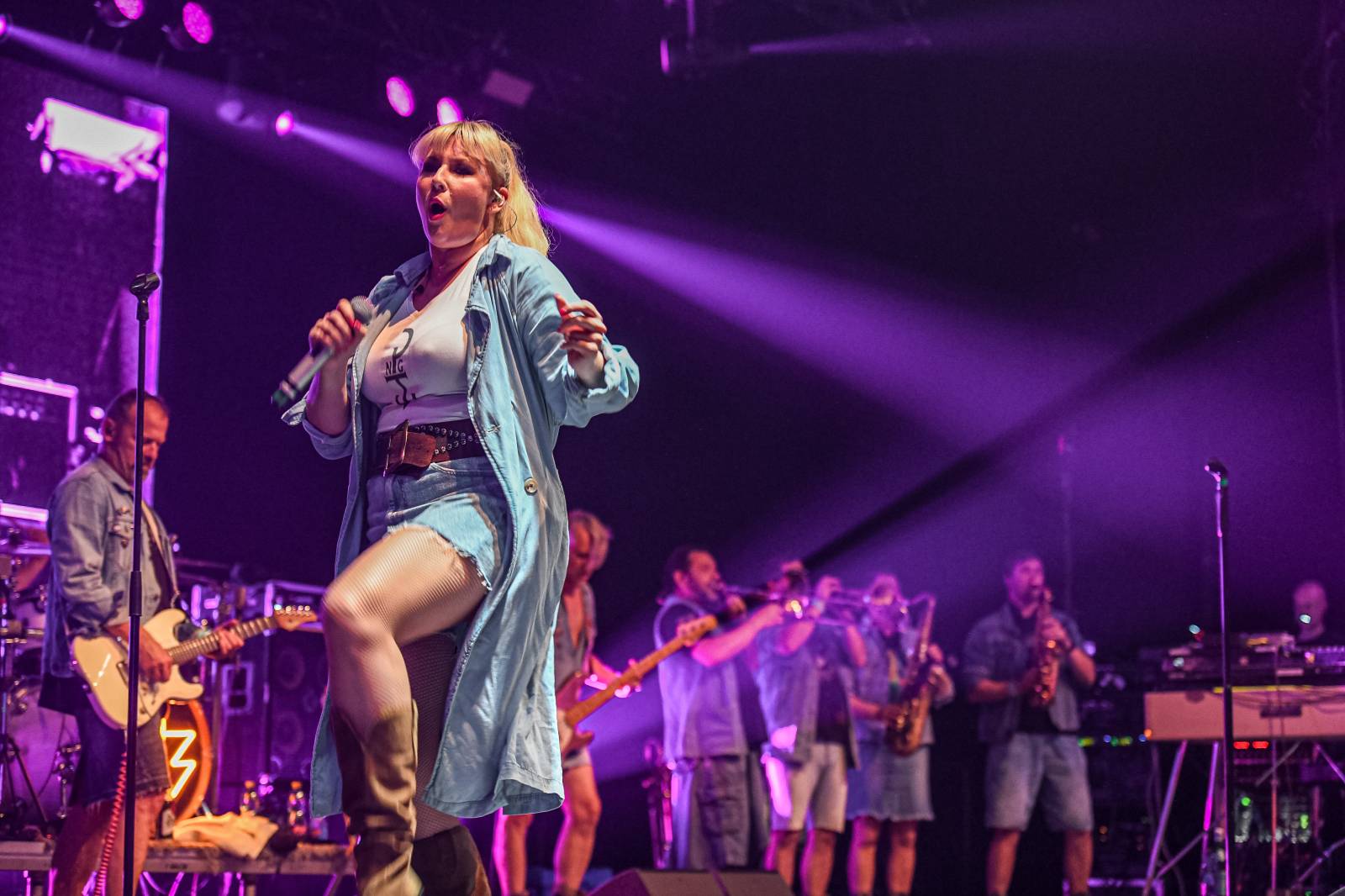 Monkey Business dorazili na Metronome s projektem Spexial, vystoupili s nimi i členové J.A.R.