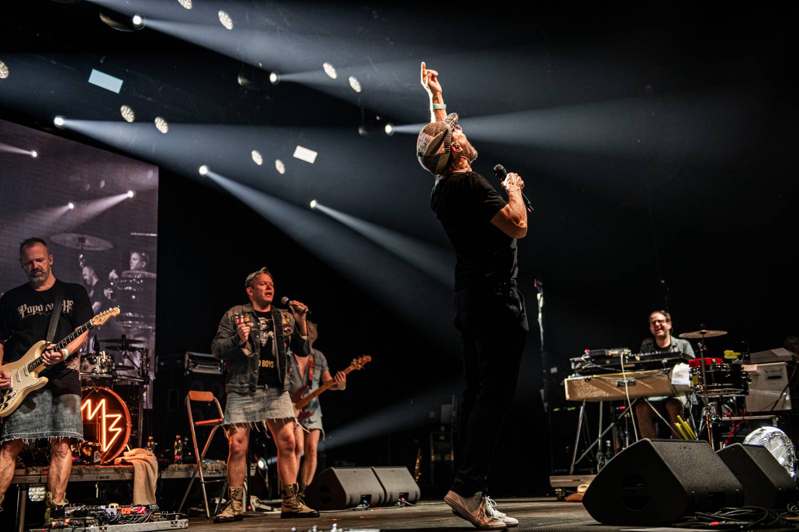 Monkey Business dorazili na Metronome s projektem Spexial, vystoupili s nimi i členové J.A.R.