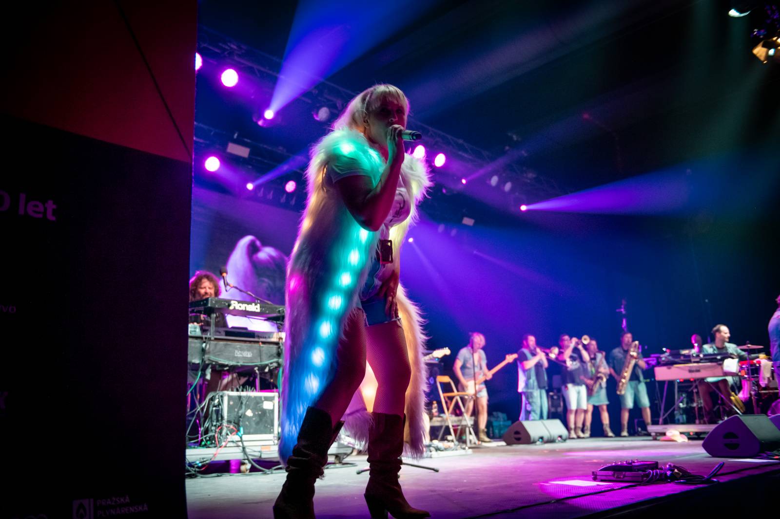 Monkey Business dorazili na Metronome s projektem Spexial, vystoupili s nimi i členové J.A.R.