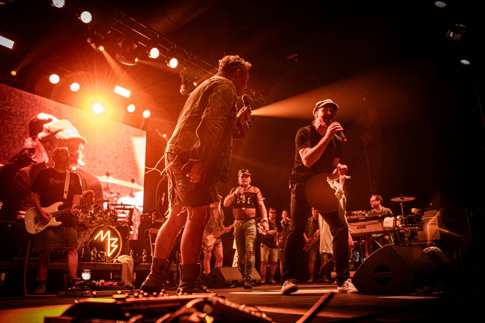 Monkey Business dorazili na Metronome s projektem Spexial, vystoupili s nimi i členové J.A.R.