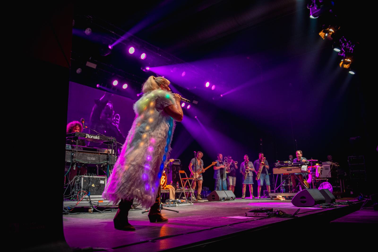 Monkey Business dorazili na Metronome s projektem Spexial, vystoupili s nimi i členové J.A.R.