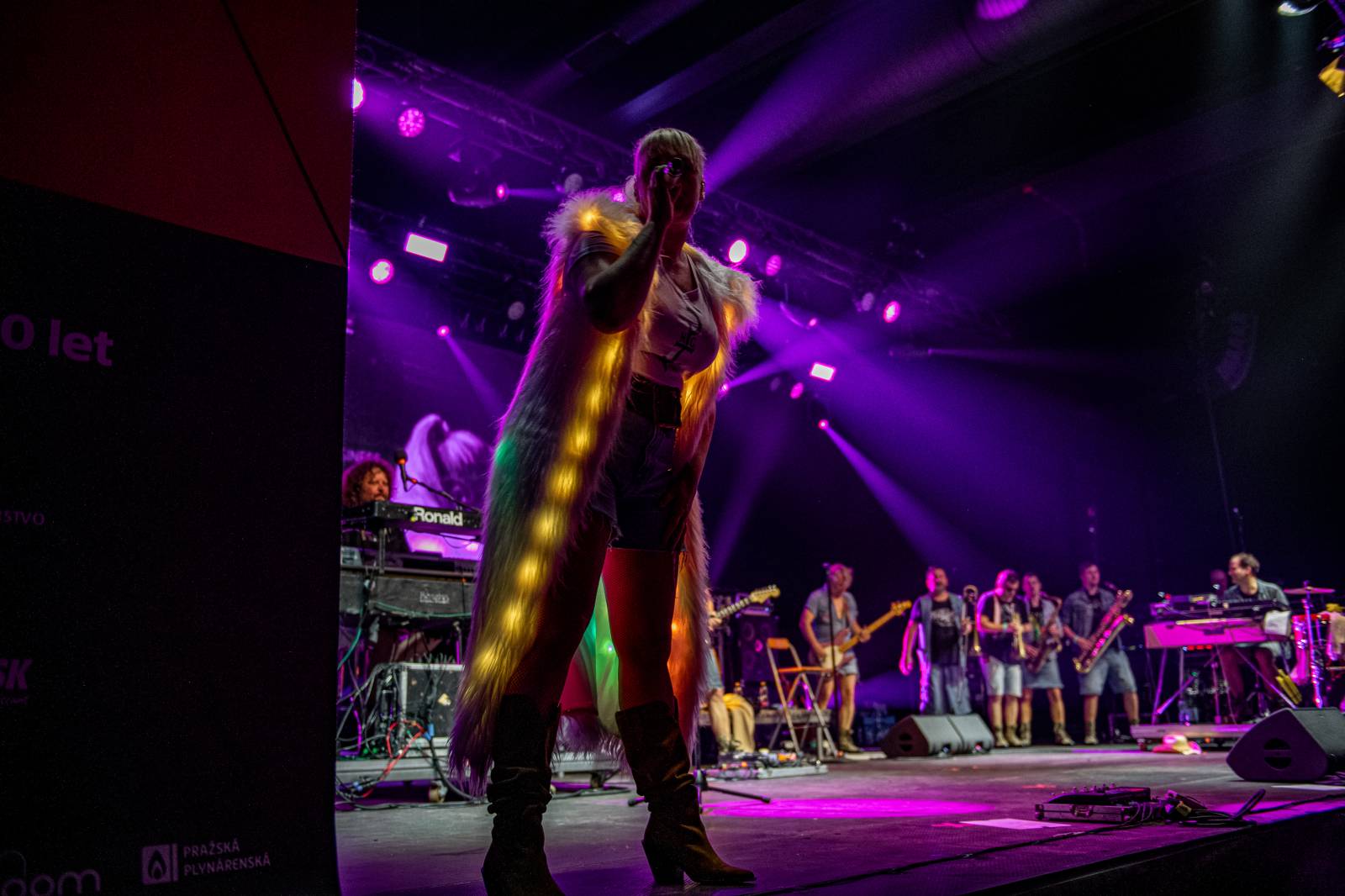 Monkey Business dorazili na Metronome s projektem Spexial, vystoupili s nimi i členové J.A.R.