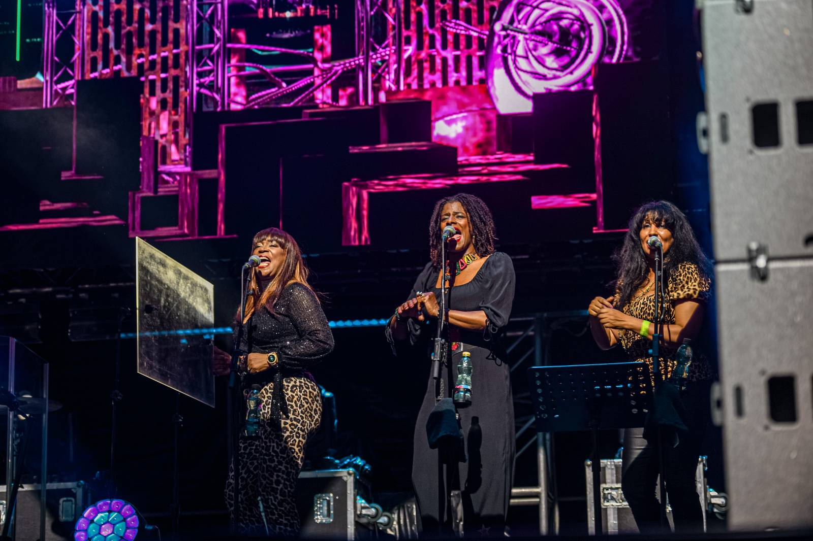 Monkey Business dorazili na Metronome s projektem Spexial, vystoupili s nimi i členové J.A.R.