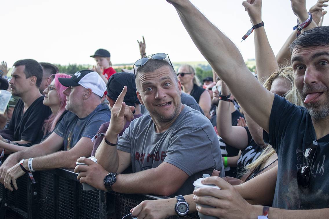 Třetí den Basinfirefestu patřil Ville Valovi, Airbourne nebo Hämatom