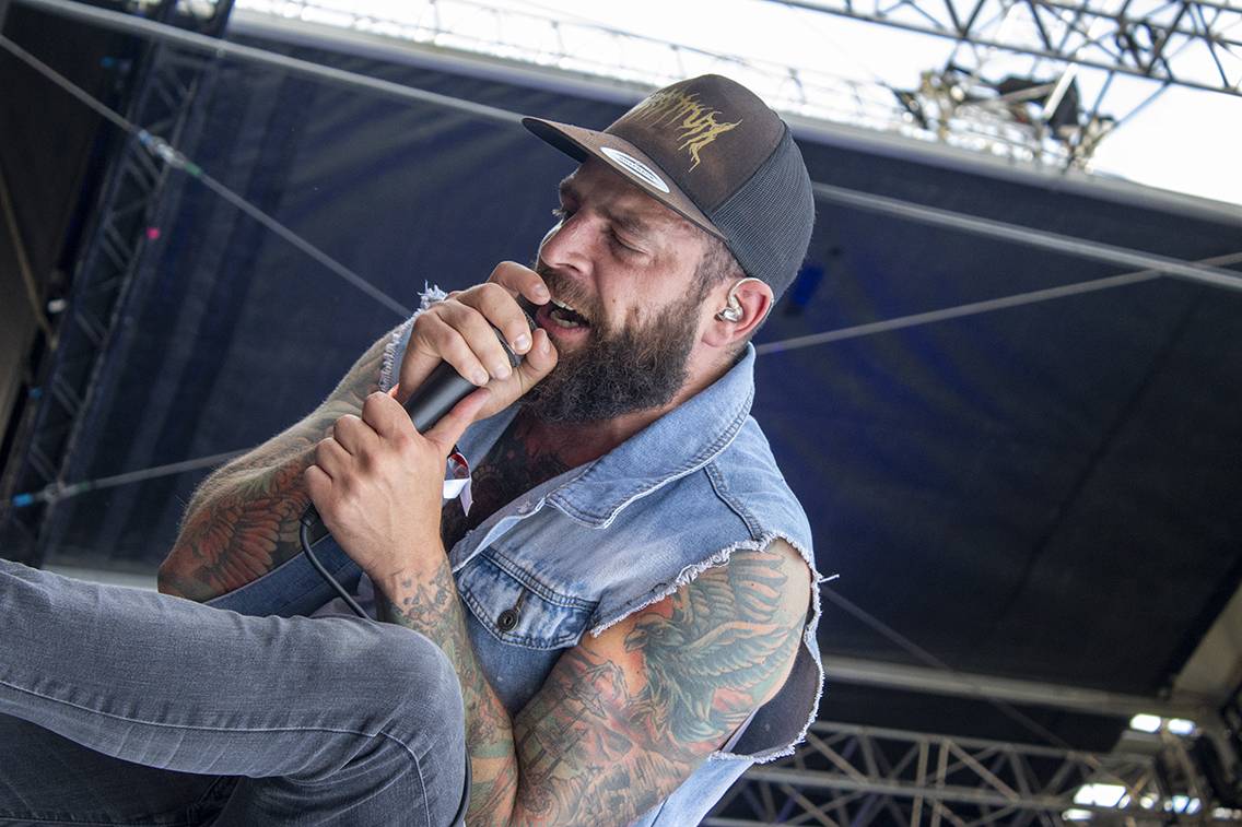 Třetí den Basinfirefestu patřil Ville Valovi, Airbourne nebo Hämatom