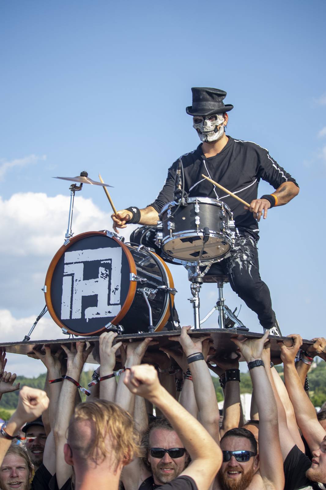 Třetí den Basinfirefestu patřil Ville Valovi, Airbourne nebo Hämatom