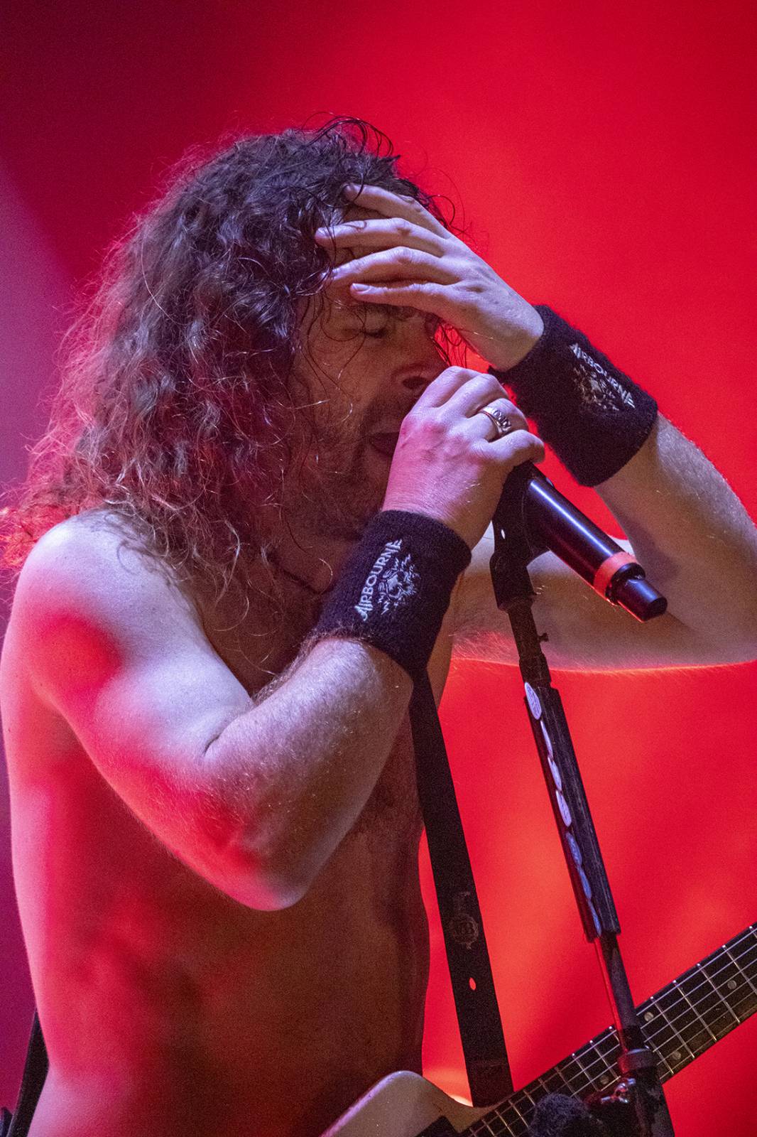 Třetí den Basinfirefestu patřil Ville Valovi, Airbourne nebo Hämatom
