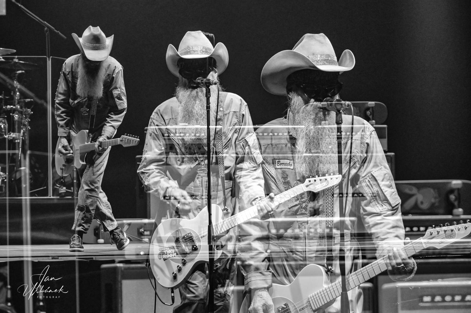 Poprvé bez ZZ Top. Billy F. Gibbons v Praze ukázal, proč se řadí ke kytarovým legendám