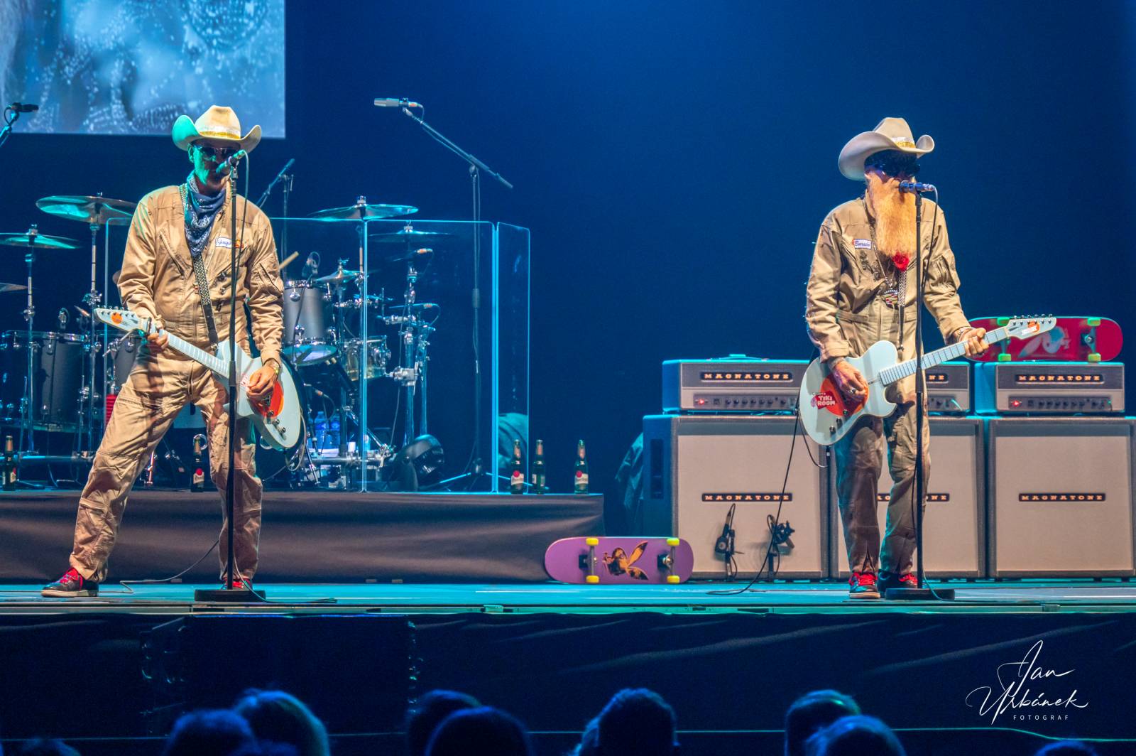 Poprvé bez ZZ Top. Billy F. Gibbons v Praze ukázal, proč se řadí ke kytarovým legendám