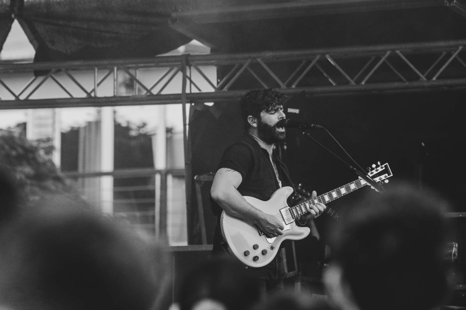 Foals vzali fanoušky na nezapomenutelnou indie jízdu, ve Žlutých lázních jim předskakovali Bert & Friends 