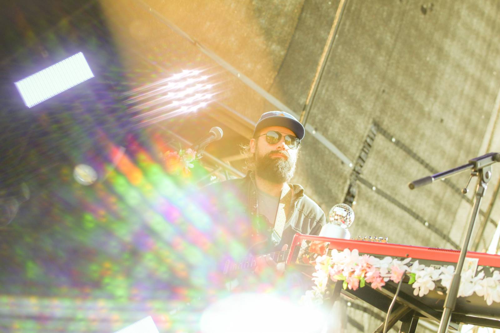 Foals vzali fanoušky na nezapomenutelnou indie jízdu, ve Žlutých lázních jim předskakovali Bert & Friends 