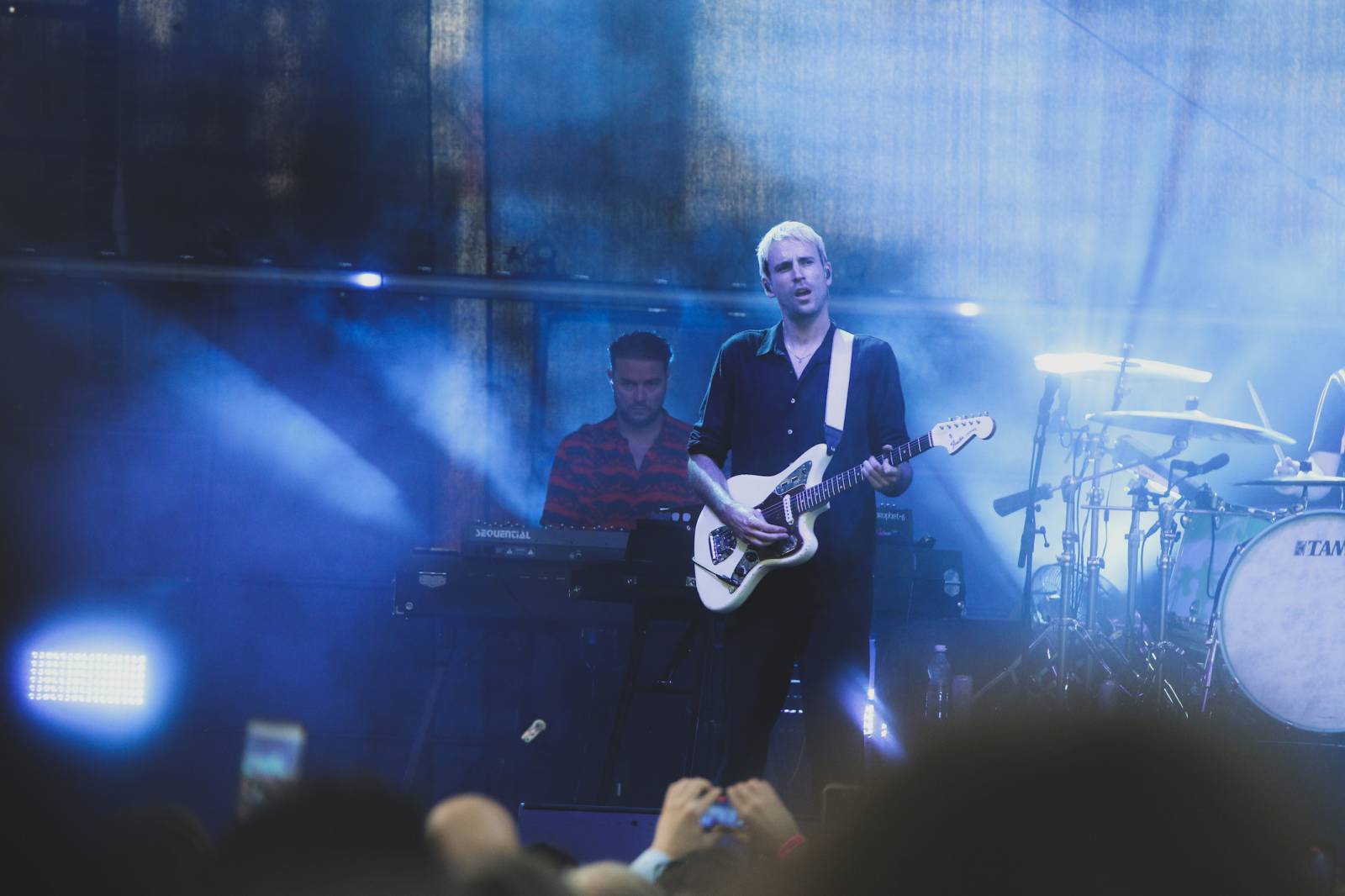 Foals vzali fanoušky na nezapomenutelnou indie jízdu, ve Žlutých lázních jim předskakovali Bert & Friends 