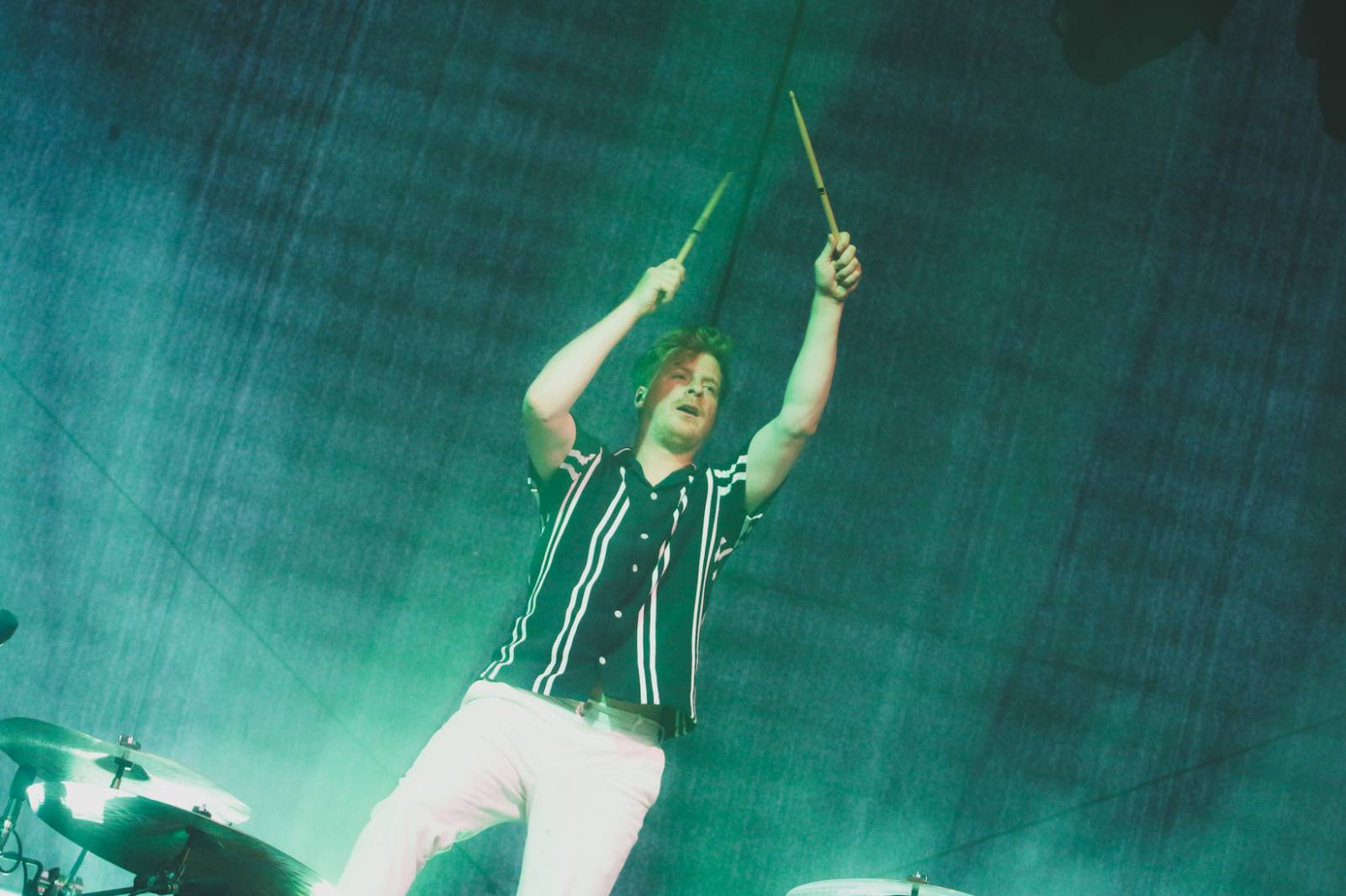 Foals vzali fanoušky na nezapomenutelnou indie jízdu, ve Žlutých lázních jim předskakovali Bert & Friends 