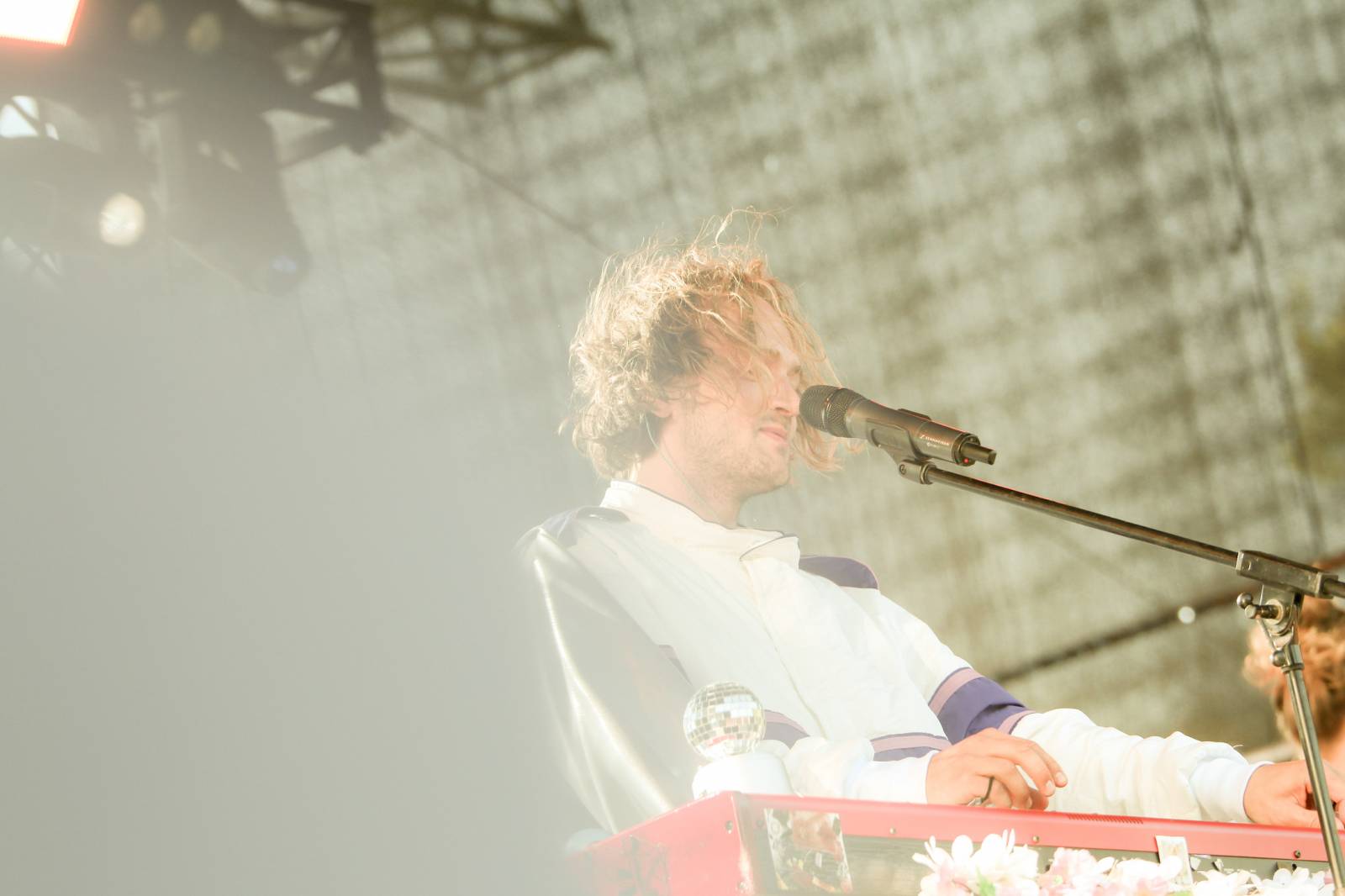 Foals vzali fanoušky na nezapomenutelnou indie jízdu, ve Žlutých lázních jim předskakovali Bert & Friends 