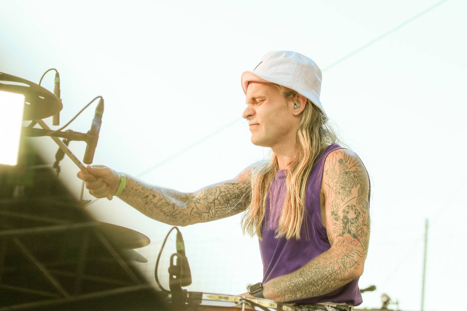 Foals vzali fanoušky na nezapomenutelnou indie jízdu, ve Žlutých lázních jim předskakovali Bert & Friends 