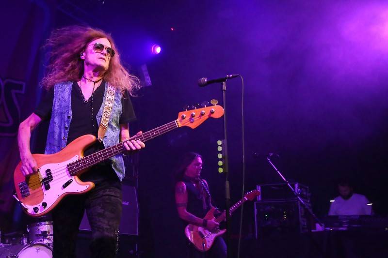 Bývalý člen Deep Purple Glenn Hughes oslavil v Bratislavě padesát let alba Burn