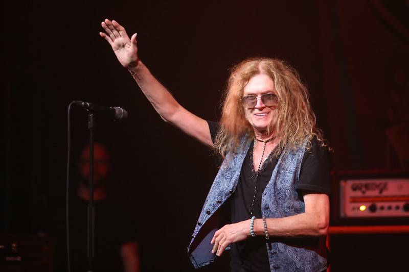 Bývalý člen Deep Purple Glenn Hughes oslavil v Bratislavě padesát let alba Burn