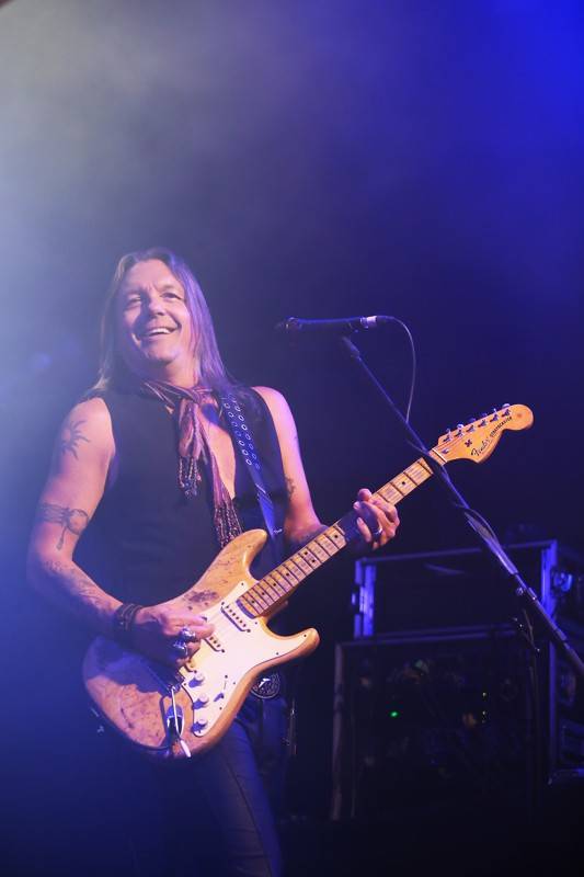 Bývalý člen Deep Purple Glenn Hughes oslavil v Bratislavě padesát let alba Burn