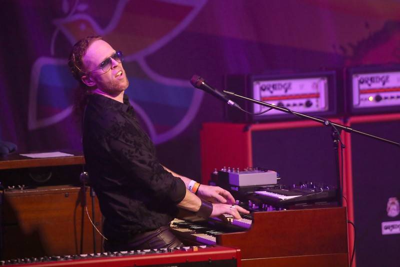 Bývalý člen Deep Purple Glenn Hughes oslavil v Bratislavě padesát let alba Burn