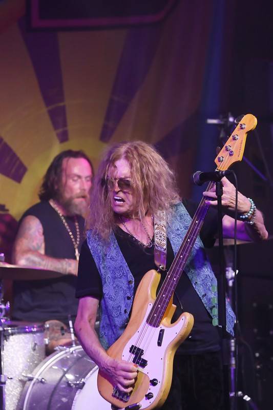 Bývalý člen Deep Purple Glenn Hughes oslavil v Bratislavě padesát let alba Burn