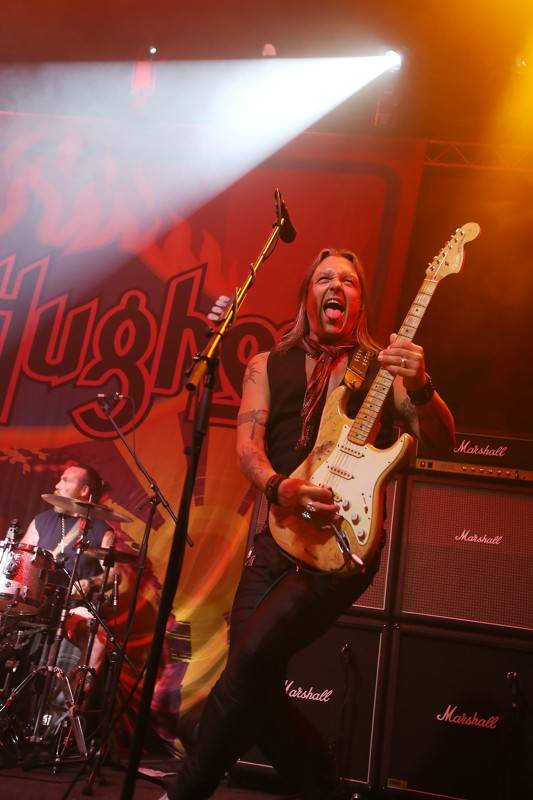 Bývalý člen Deep Purple Glenn Hughes oslavil v Bratislavě padesát let alba Burn