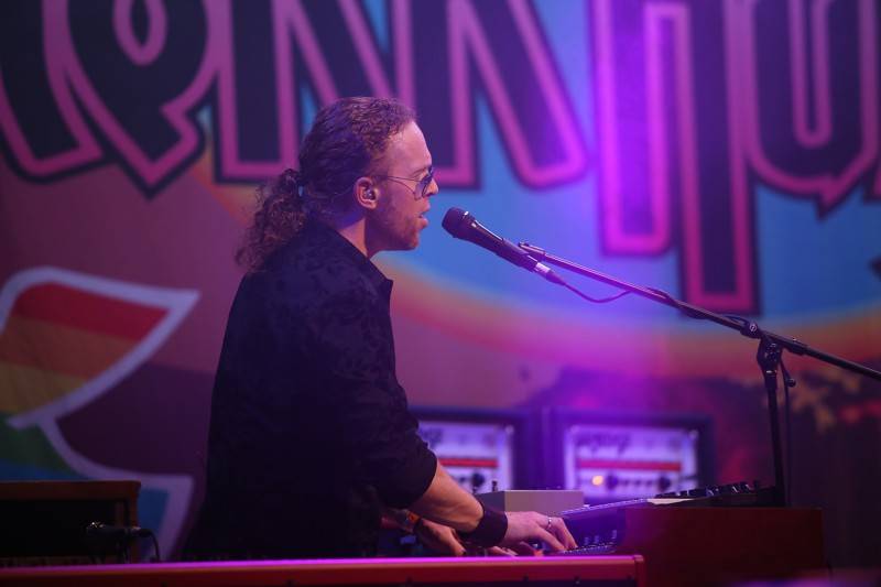 Bývalý člen Deep Purple Glenn Hughes oslavil v Bratislavě padesát let alba Burn