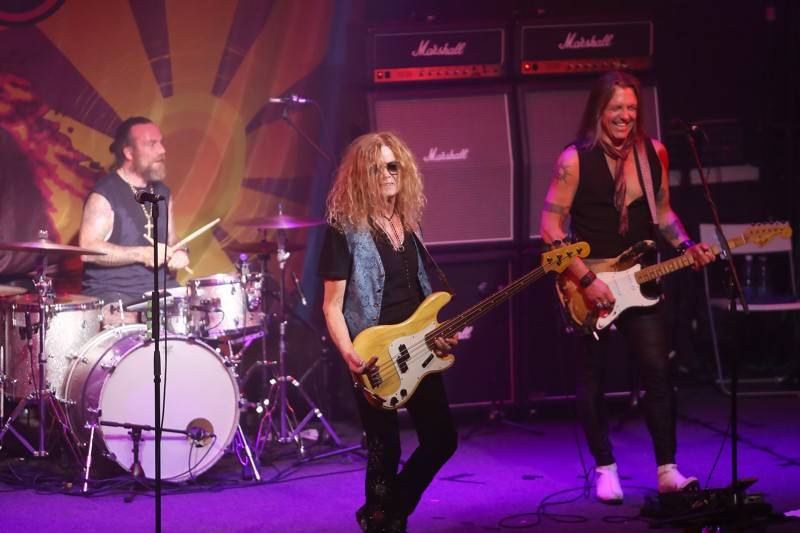 Bývalý člen Deep Purple Glenn Hughes oslavil v Bratislavě padesát let alba Burn