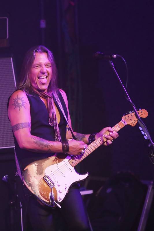 Bývalý člen Deep Purple Glenn Hughes oslavil v Bratislavě padesát let alba Burn