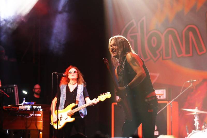 Bývalý člen Deep Purple Glenn Hughes oslavil v Bratislavě padesát let alba Burn