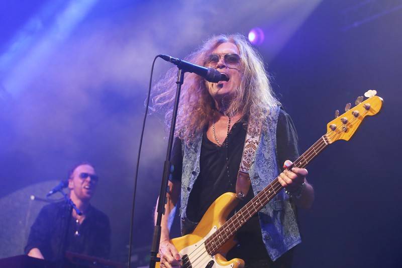 Bývalý člen Deep Purple Glenn Hughes oslavil v Bratislavě padesát let alba Burn