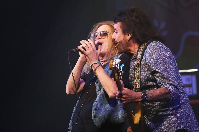 Bývalý člen Deep Purple Glenn Hughes oslavil v Bratislavě padesát let alba Burn