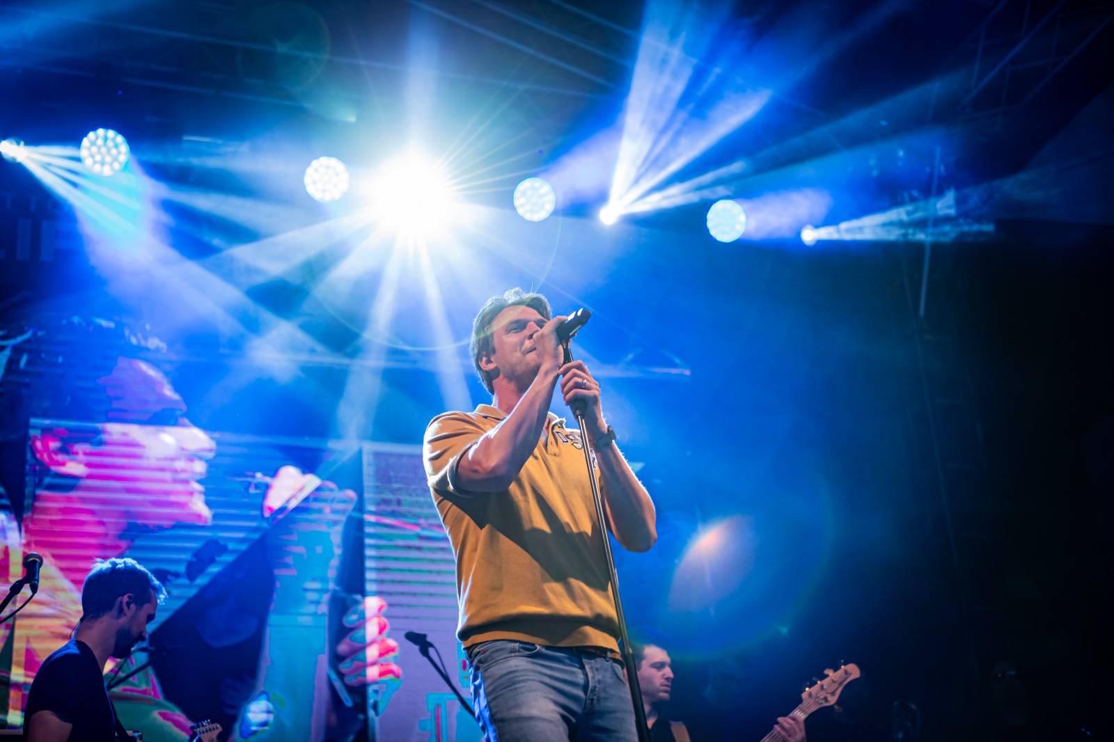 Morcheeba a Indoor Garden Party s Russellem Crowem koncertně zahájili 57. ročník KVIFF